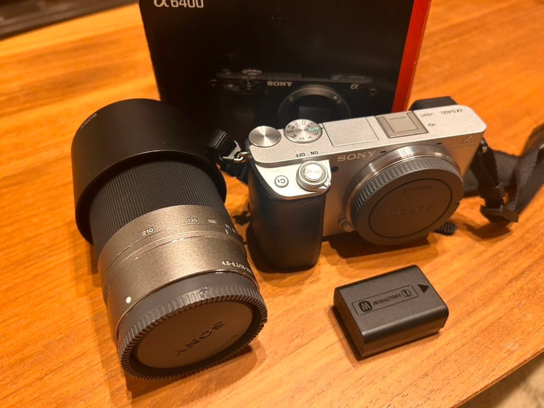 人気のシルバー色カメラ　SONY α6400 ミラーレス一眼カメラセット