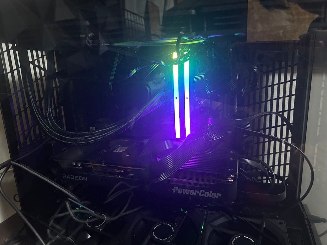 桜*博様 ゲーミングpc 7800x3d 9070xt 32g