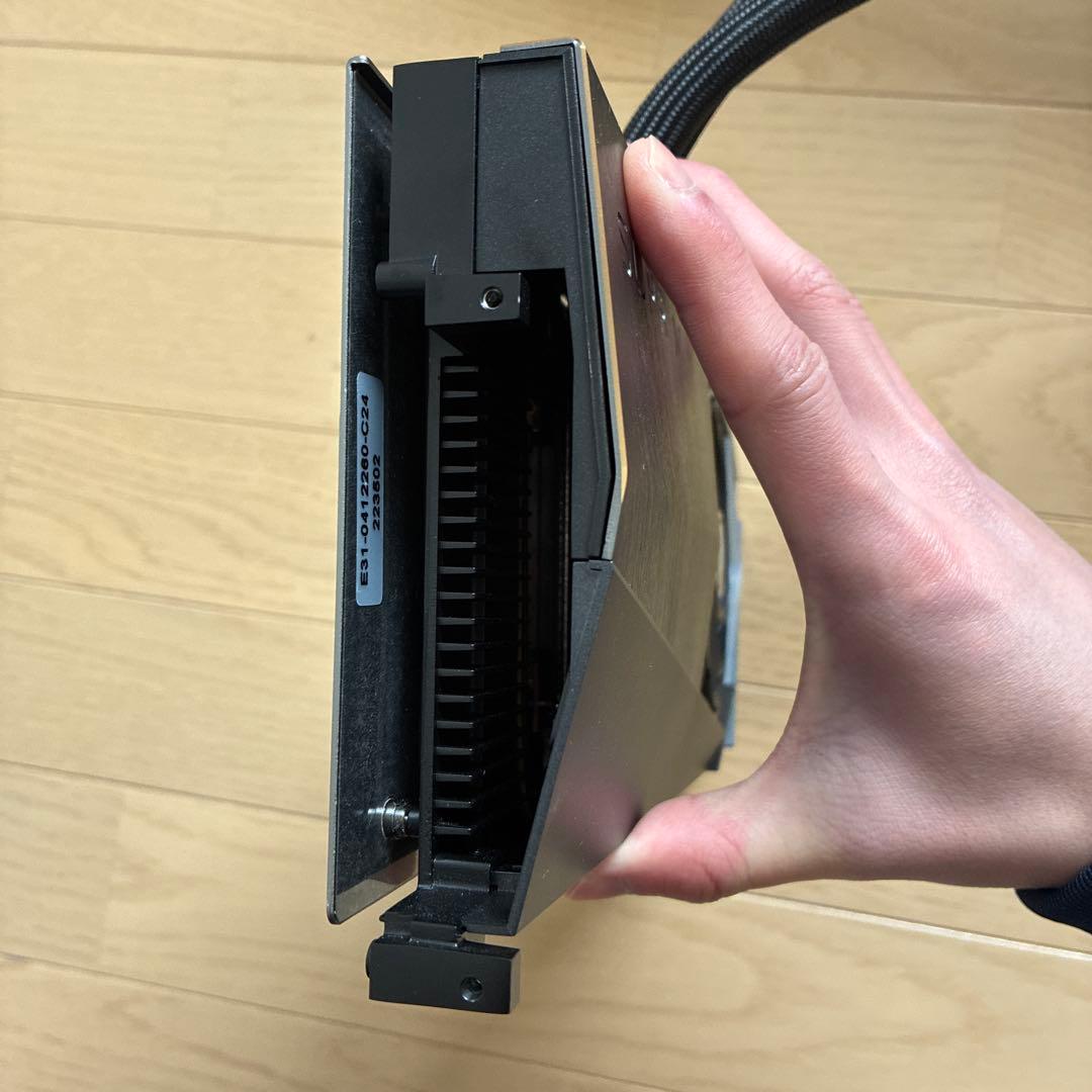 MSI RTX 4090 ヒートシンク　ファン　バックプレート　LED 水冷