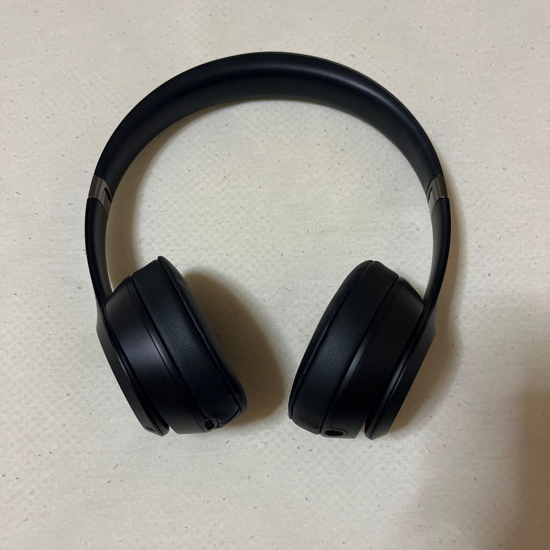 Beats Solo4ブラック/専用ケース、充電コード、外箱、ステッカー付属