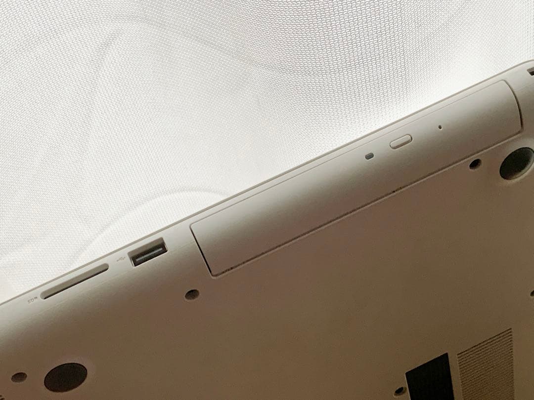 その他ノートPC本体 DELL Inspiron 15 5567