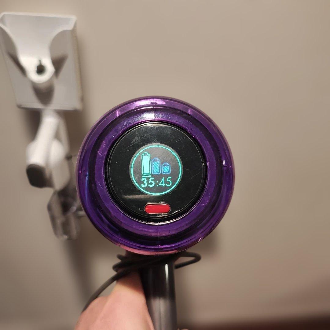 Dyson スティッククリーナー 本体　sv18