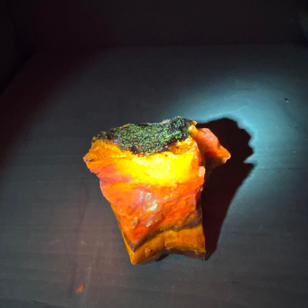 北海道石　然別オパール　蛍光オパール191g