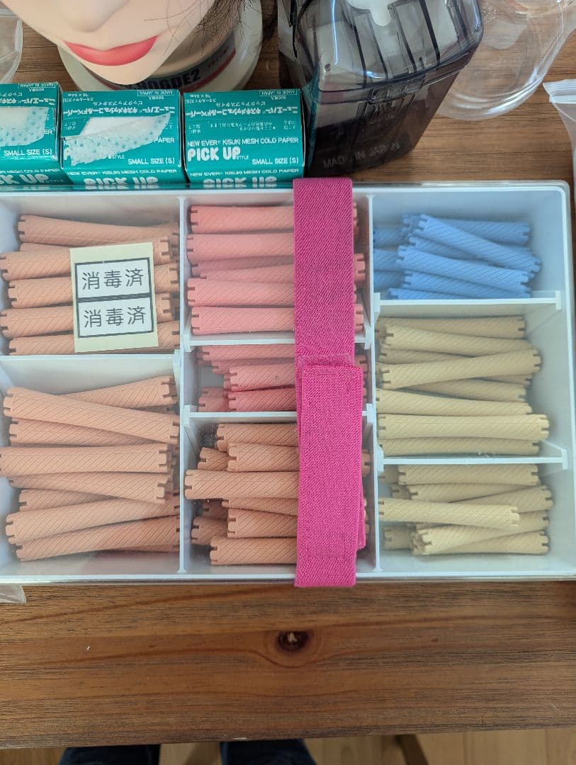 美容師国家試験ウェーブウィッグロッドセット（ロール、ビューティーバンド付き）