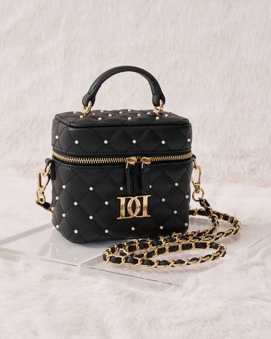 ダーリッチ キルティングパールスクエアミニバッグ 黒 ブラック
