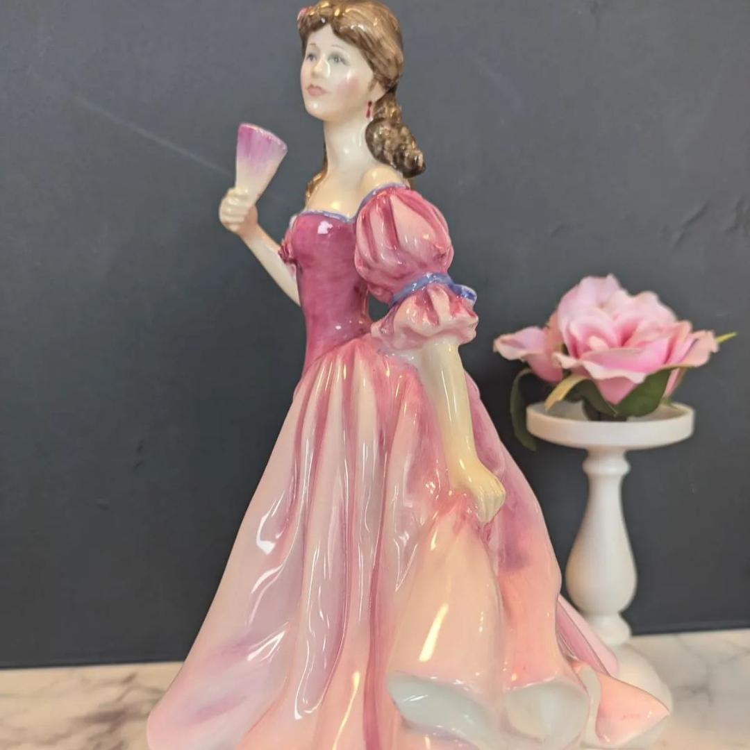 ロイヤルドルトン ローレン 1999年 フィギュリンオブザイヤー★置物人形 陶器