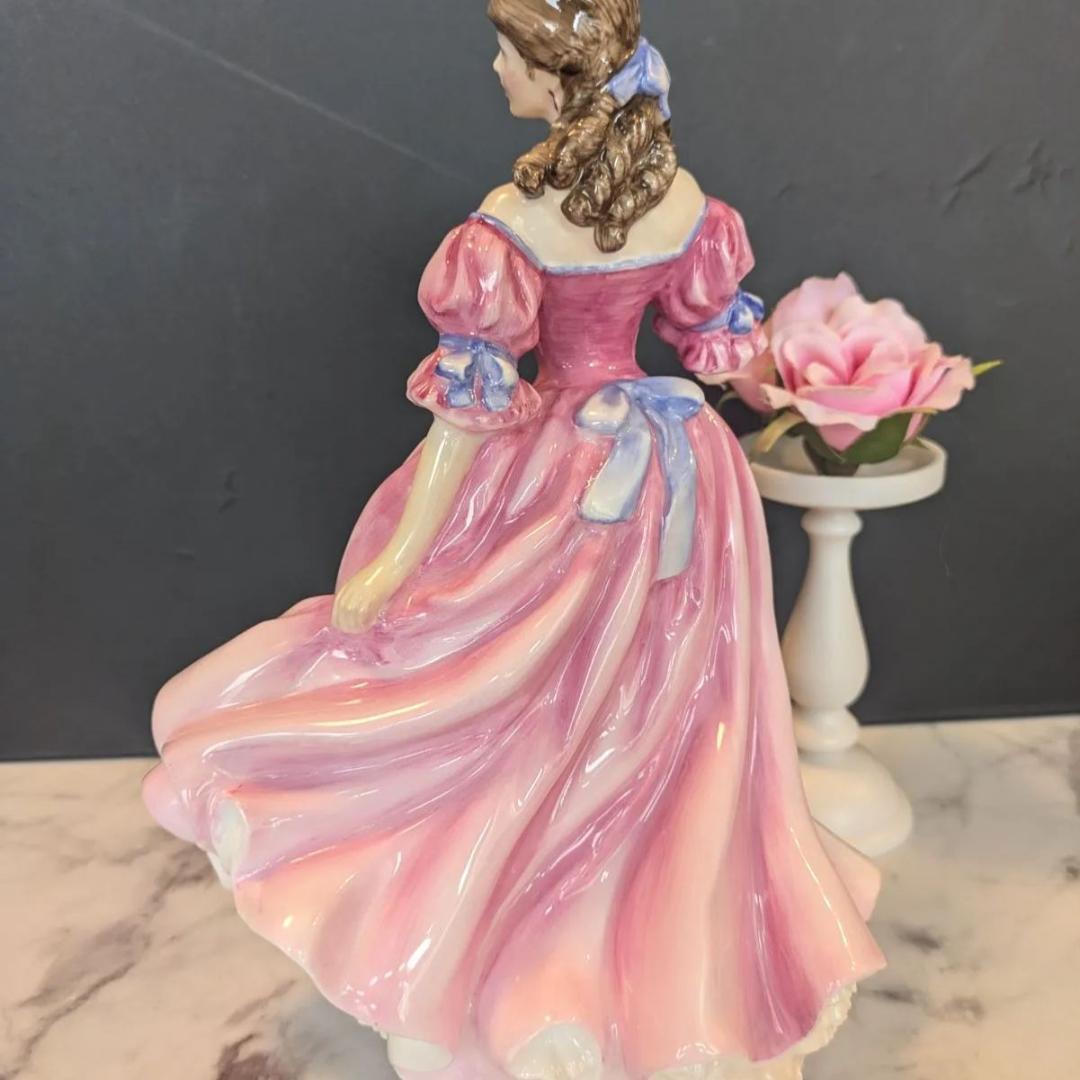 ロイヤルドルトン ローレン 1999年 フィギュリンオブザイヤー★置物人形 陶器