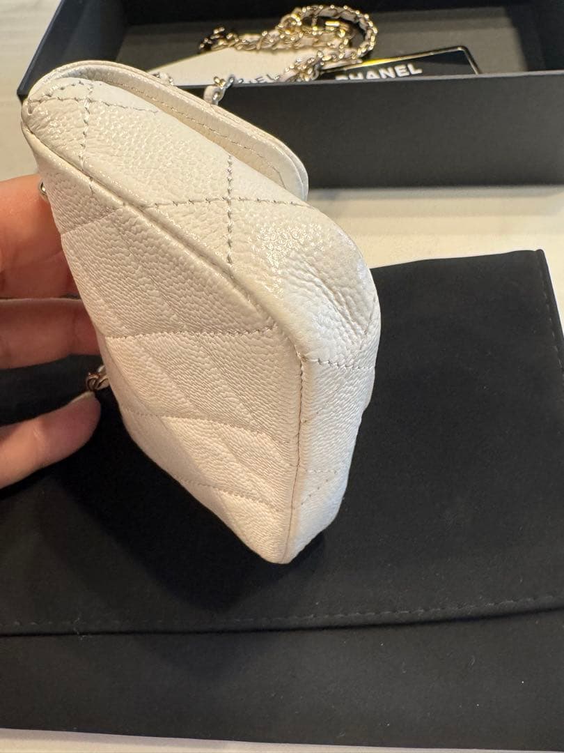 CHANEL ホワイト レザー ショルダーバッグ