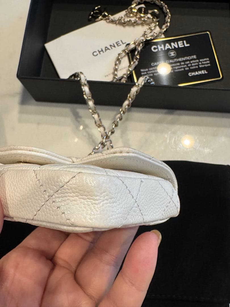 CHANEL ホワイト レザー ショルダーバッグ