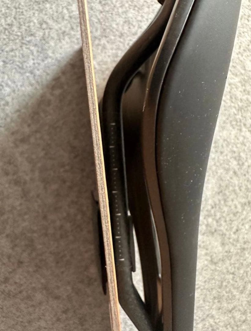 『新品未使用』GIANT FLEET SLR ジャイアント　カーボン製　サドル