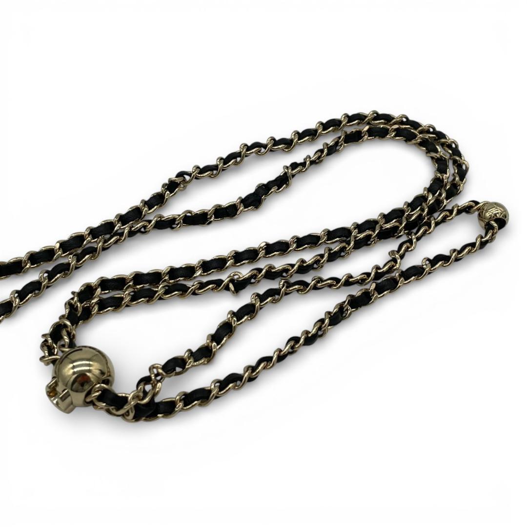 【未使用】シャネル ラムスキン チェーンショルダー付 iphoneケース