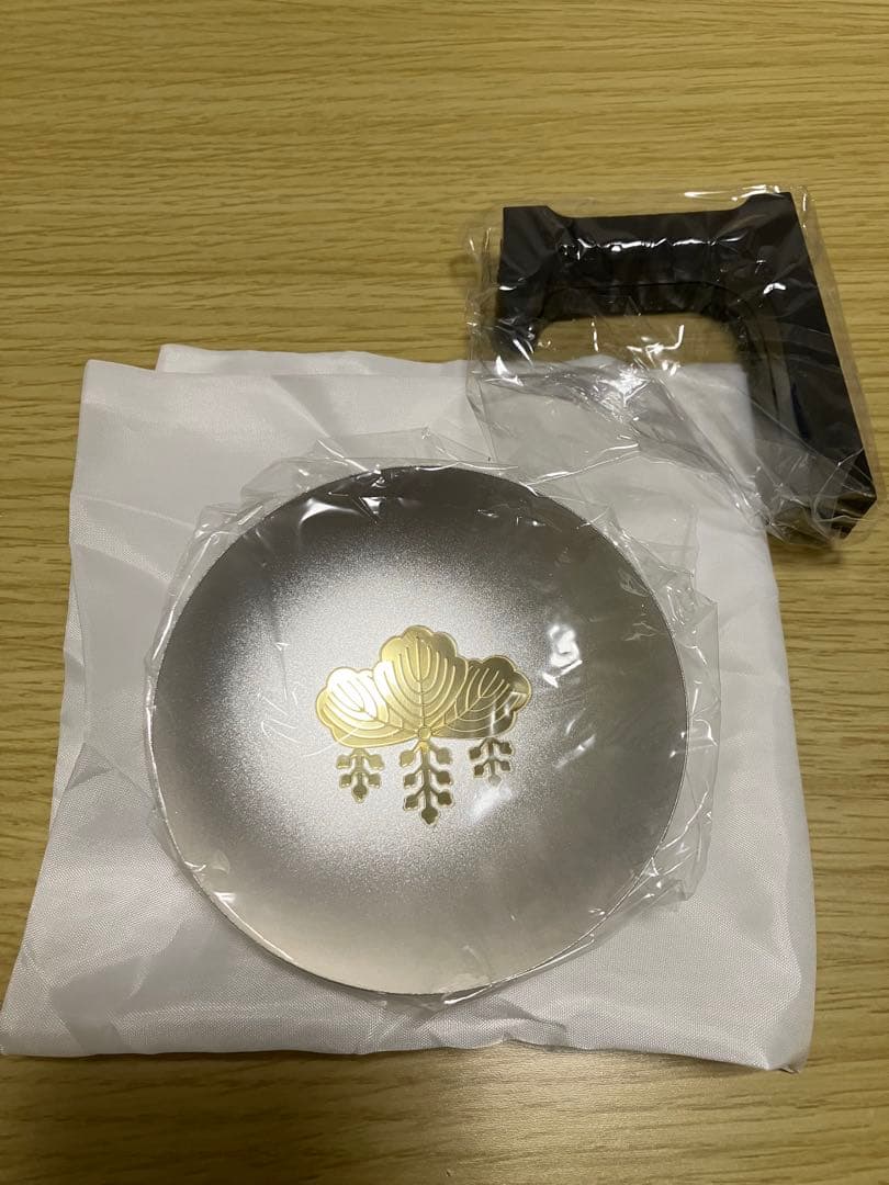 永年勤続者表彰記念銀杯(防衛大臣)