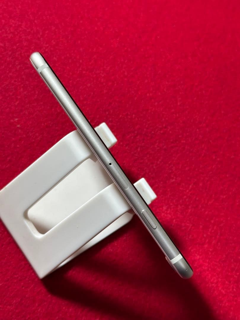 【1443】iPhone SE3第3世代スターライト 64GB simフリー