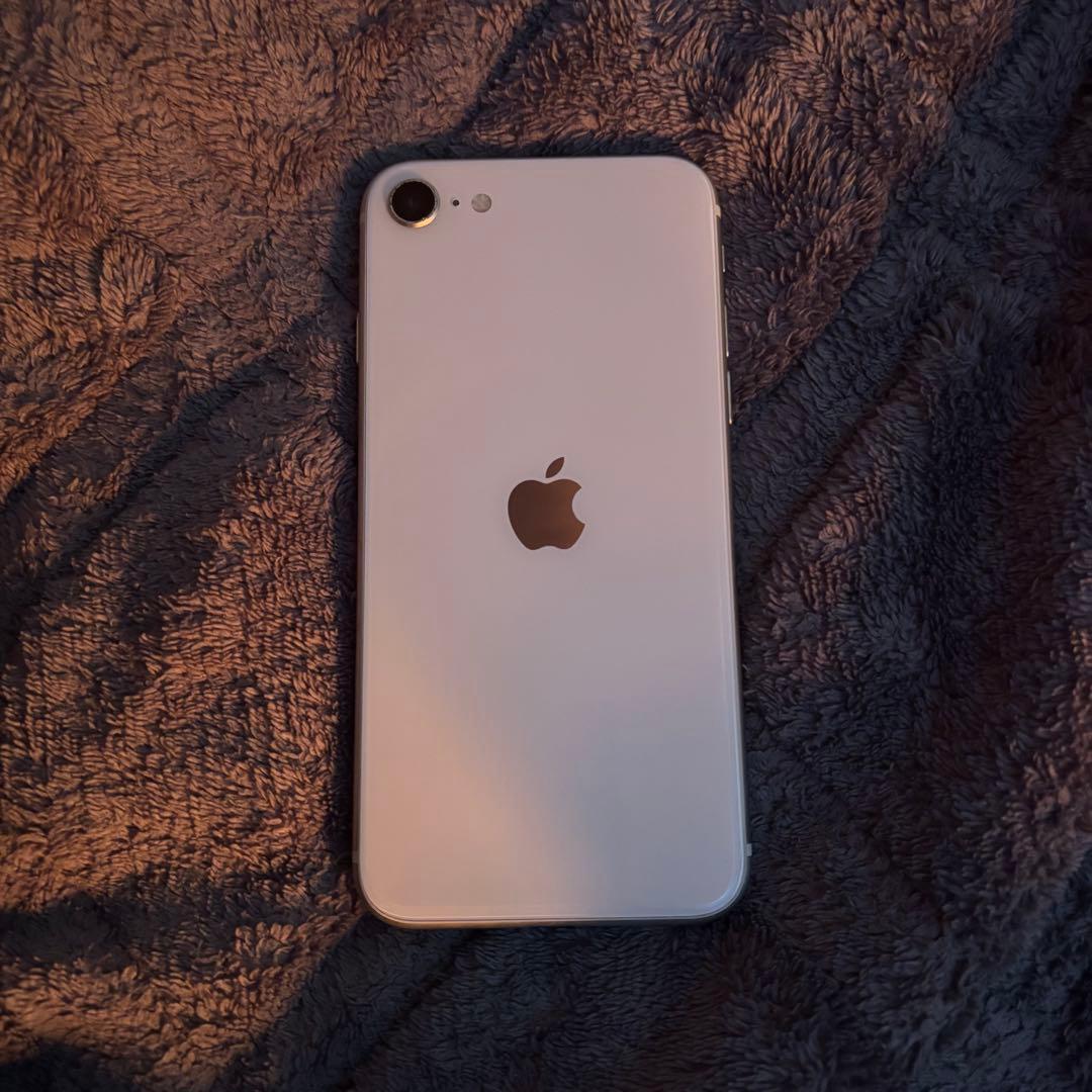 【ジャンク品】iPhonese3 第三世代 64gb SIMフリー 初期化済