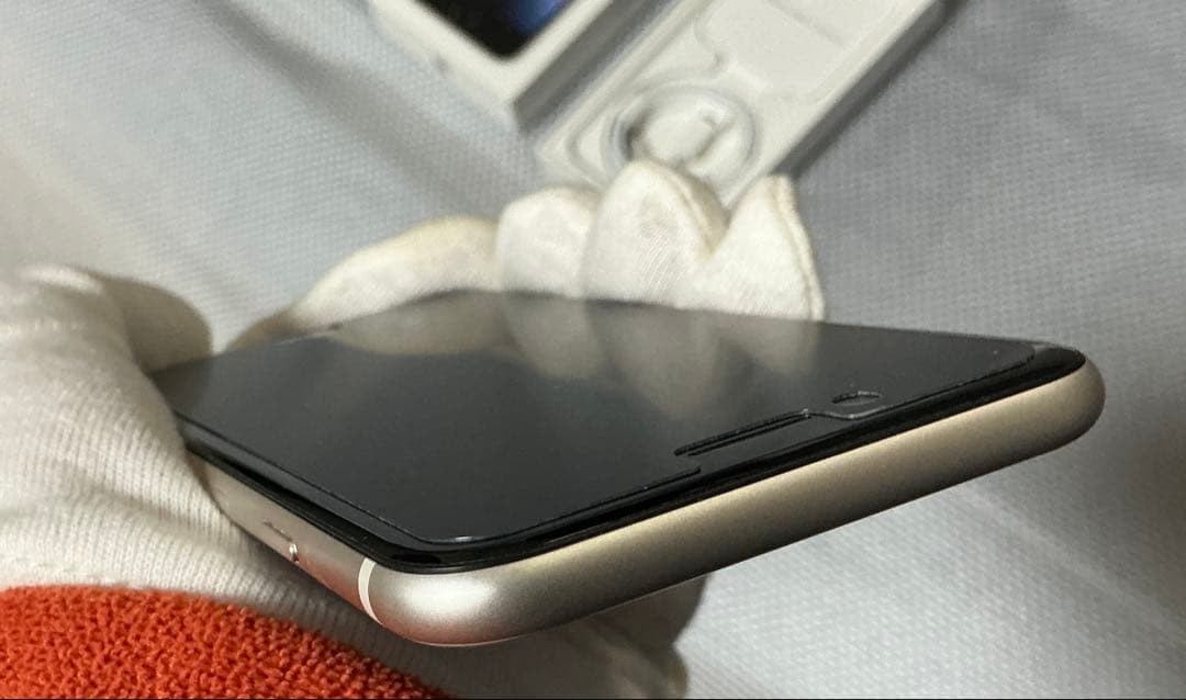 《美品》iPhone SE 第3世代 128GB スターライト 純正電池100%