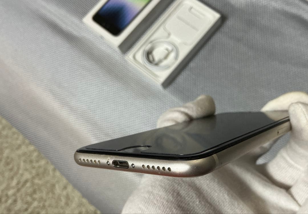 《美品》iPhone SE 第3世代 128GB スターライト 純正電池100%