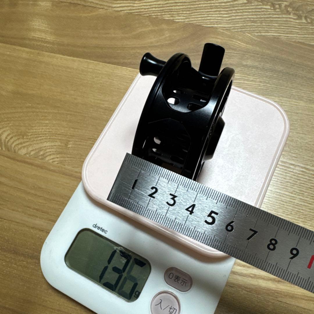 VARIVAS Surface System フライリール ブラック