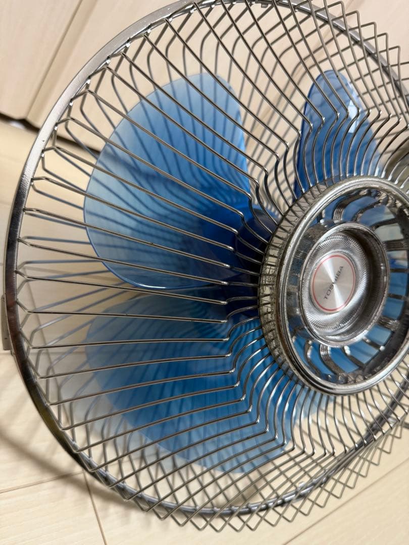 【Hellstar 】TOSHIBA 壁掛け扇風機 W-30SB