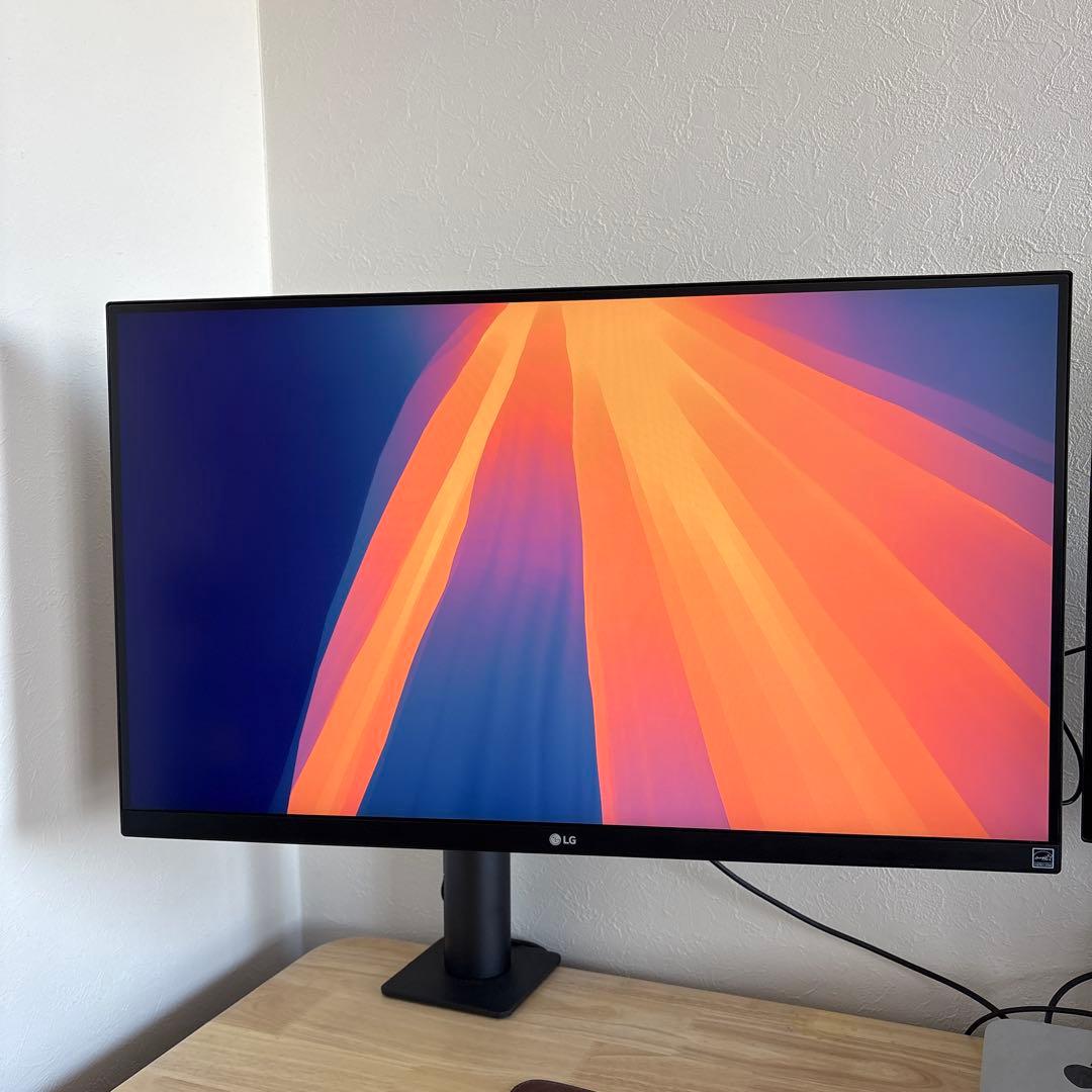 LG アームスタンド採用 IPS 4Kモニター 27UN880-B