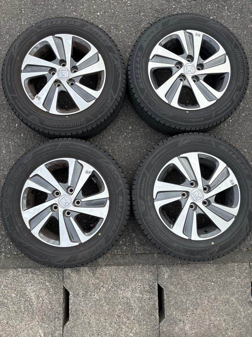 FREED純正アルミ、ブリヂストンBLIZZAK VRX 3スタッドレスセット