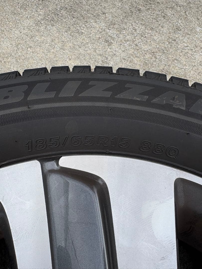 FREED純正アルミ、ブリヂストンBLIZZAK VRX 3スタッドレスセット