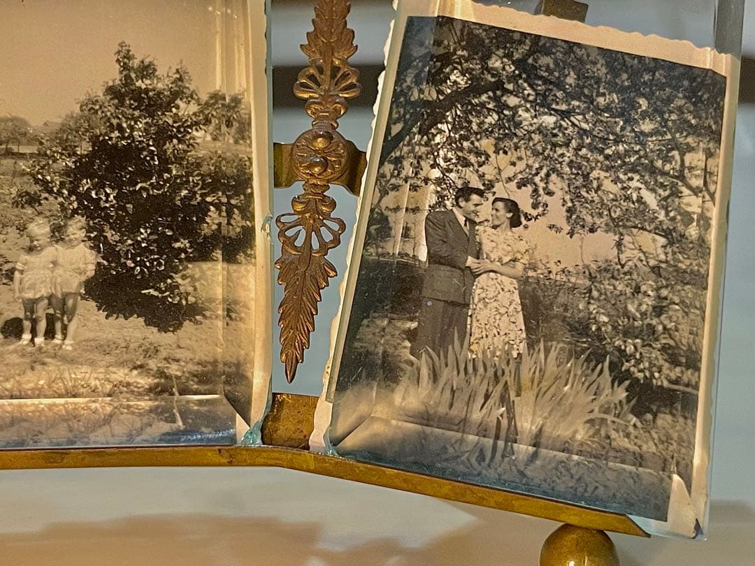 希少　３連　19世紀　フランス　アンティーク 写真立て　フレーム 真鍮　リボン