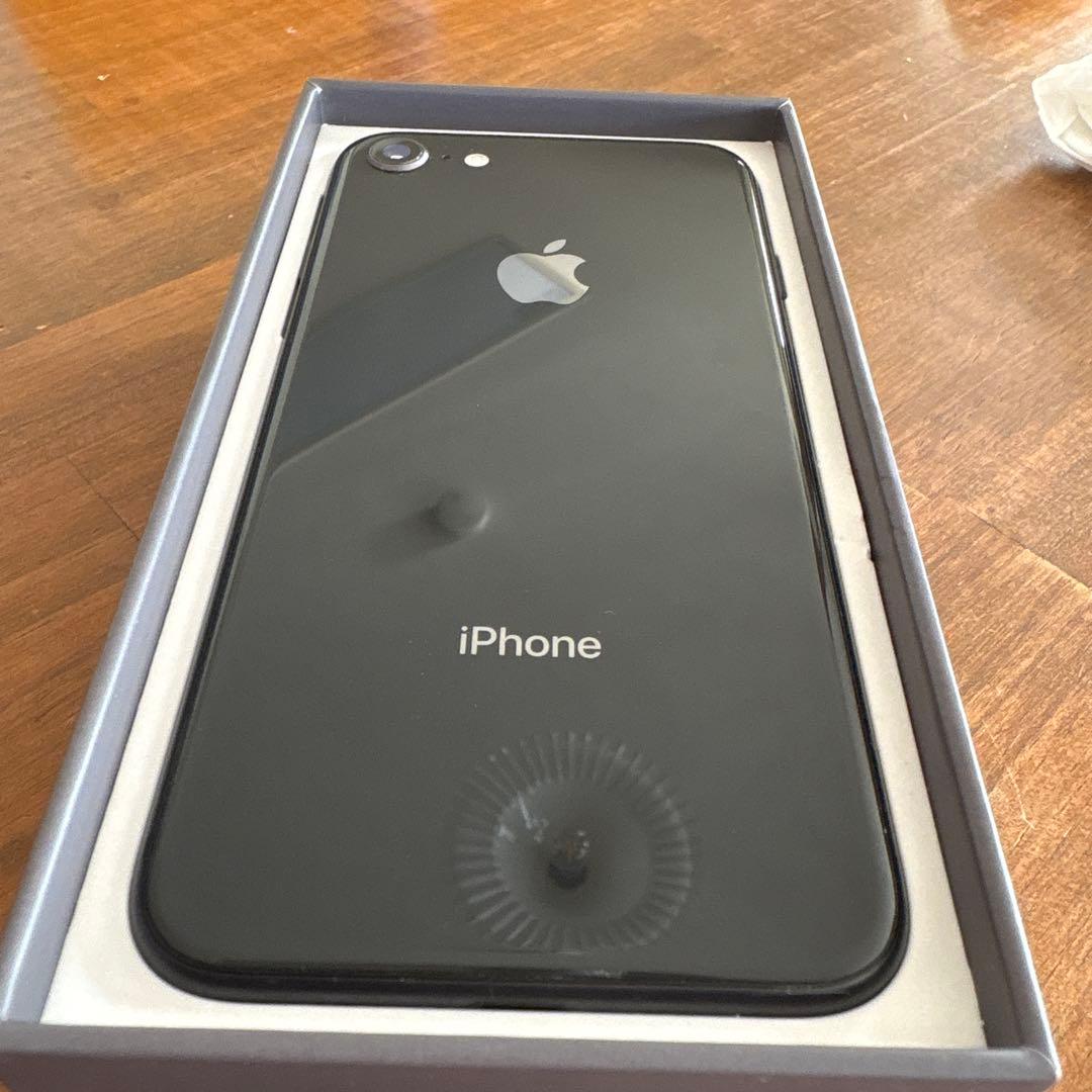 美品iPhone 8 64G SIMフリー