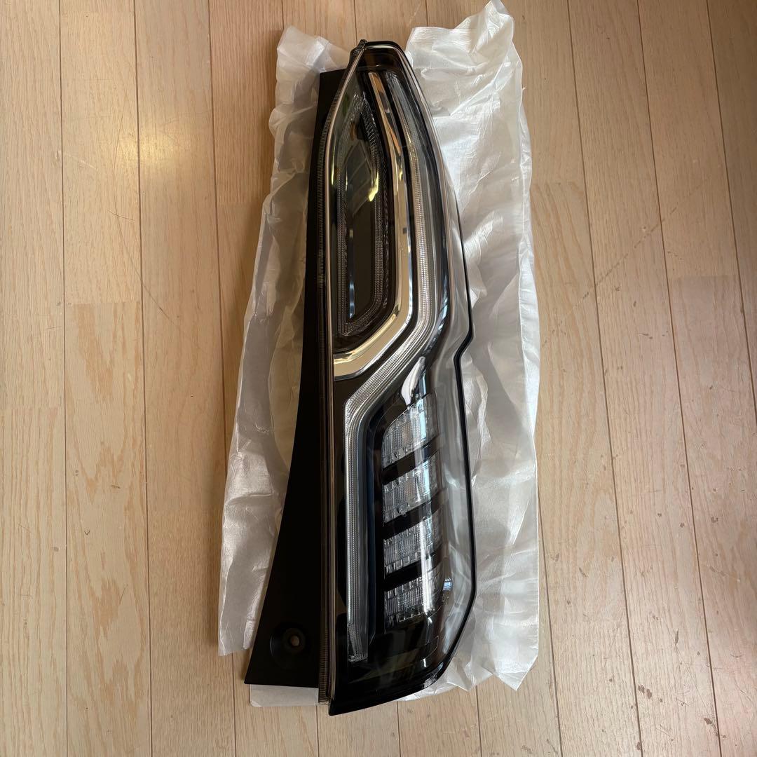 NBOX テールランプ 右　JF3