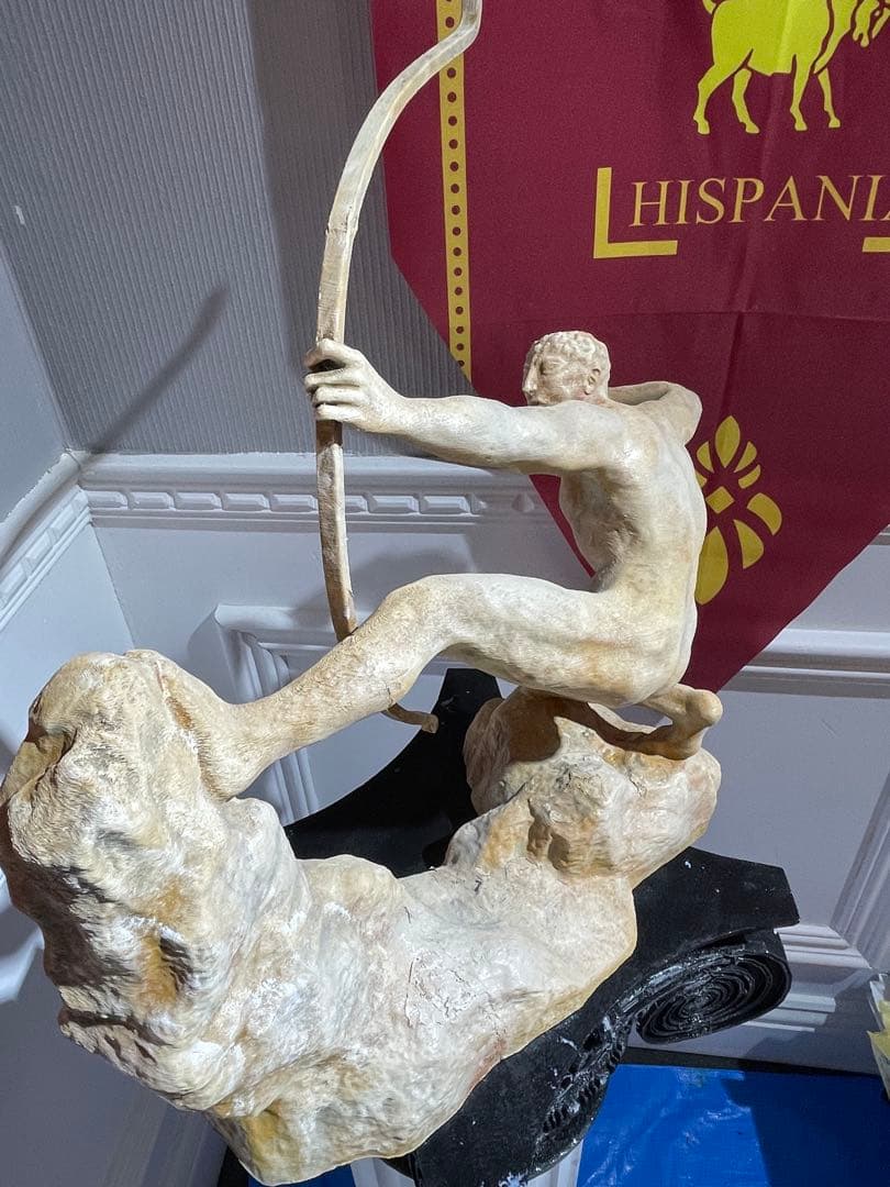 山猫オーダー専用 ヘラクレス, 横たわる負傷したギリシャ戦士 - アファイア神殿