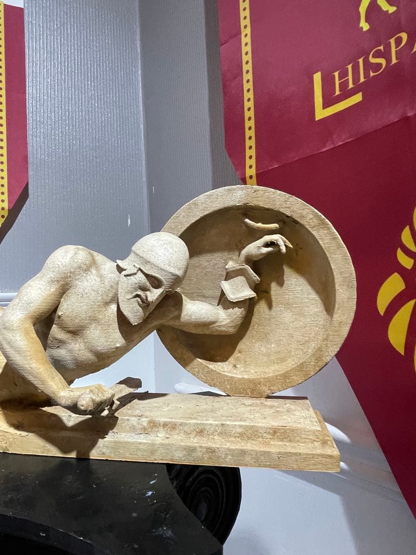 山猫オーダー専用 ヘラクレス, 横たわる負傷したギリシャ戦士 - アファイア神殿