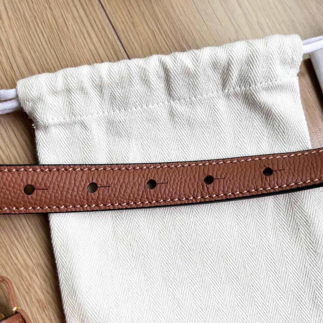 ロエベ　アナグラムベルト