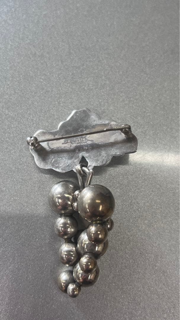   ジョージジェンセン ぶどう ブローチ
