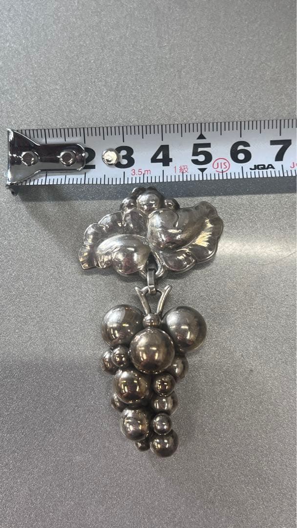   ジョージジェンセン ぶどう ブローチ