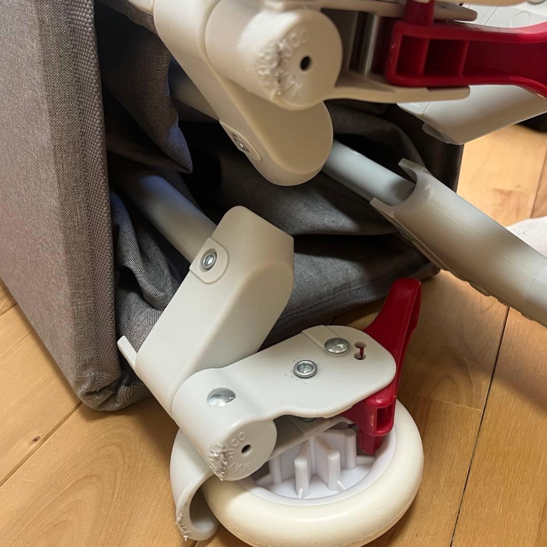 美品 KATOJI カトージ ポータブルベビーベッド おむつ替えテーブル付