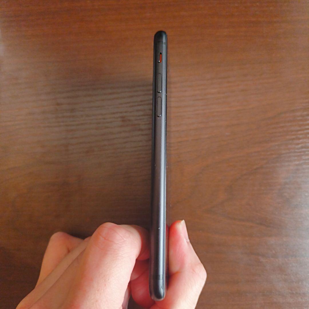 Apple iPhone SE2 ブラック 本体3