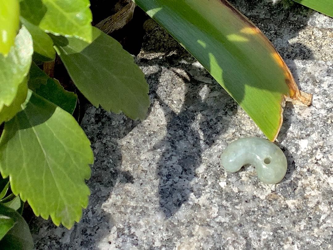 ✳極上肌‼️氷紋様‼️ ソーティング付アイスジェイド糸魚川翡翠勾玉本物‼️高額材料使用