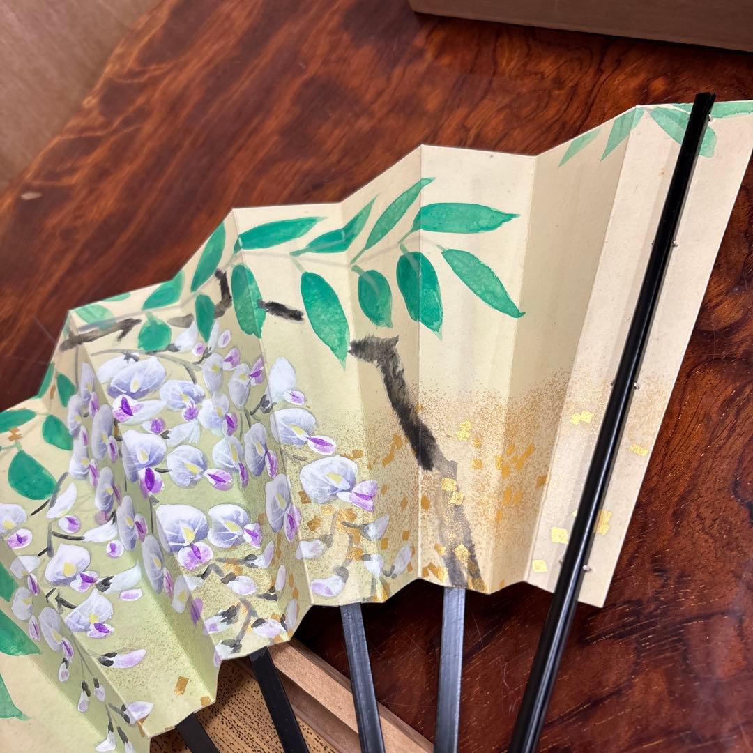 舞扇子 紫の花と緑の葉　　o0114o15