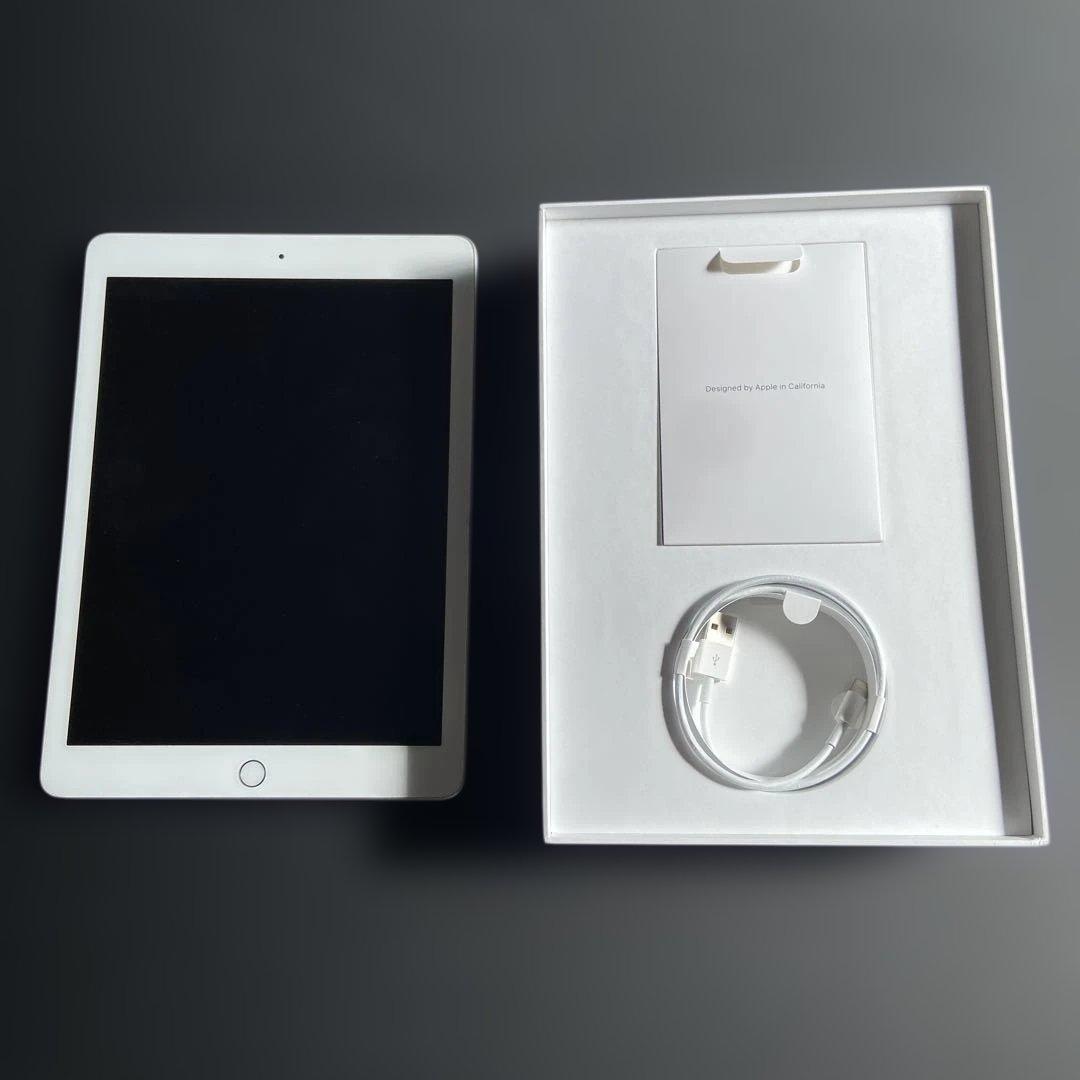 Apple iPad (第6世代) シルバー 本体