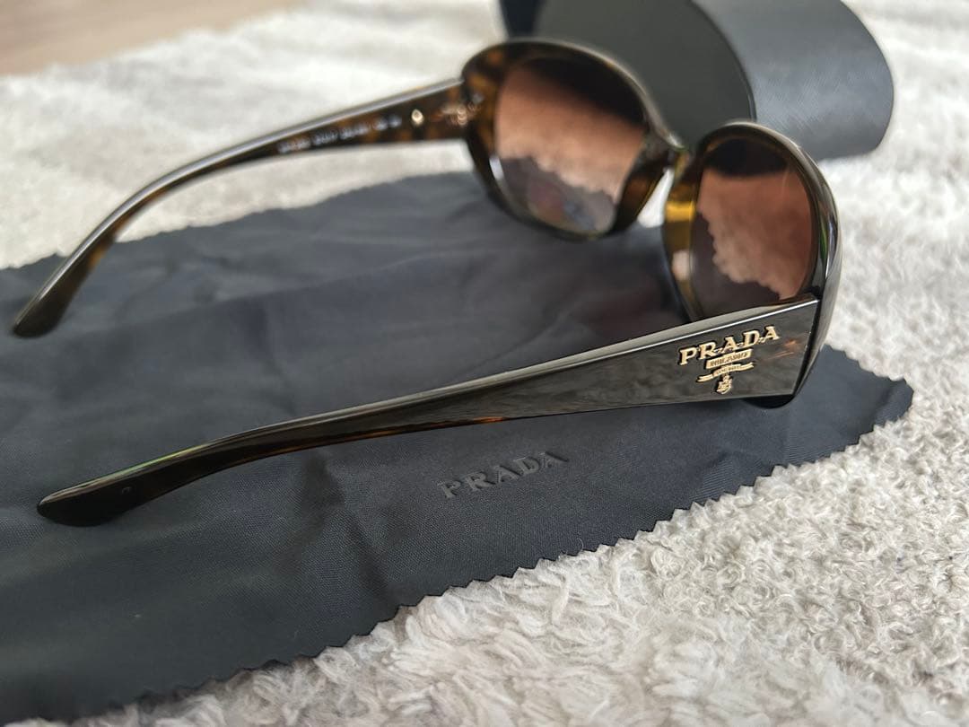 PRADA サングラス 黒