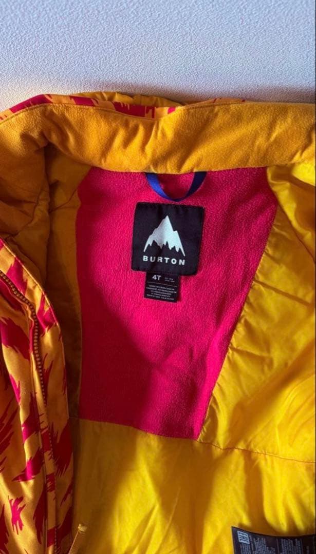 ！！yu⭐︎です！！Burton 子ども用スノーボードウェアセット　4T