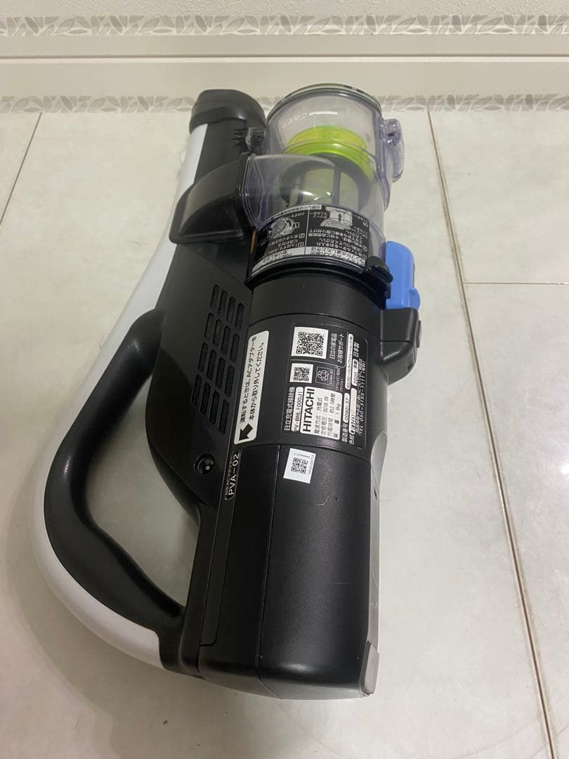 スタンド付き 日立 コードレススティッククリーナー PV-BHL1000J1