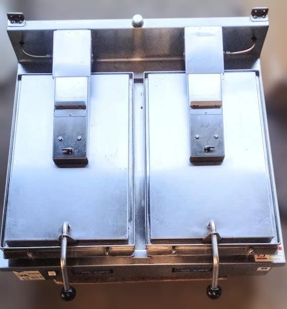 2023／11　美品ニチワ　電気自動餃子焼機　2連　NGM-5.6AC　200V