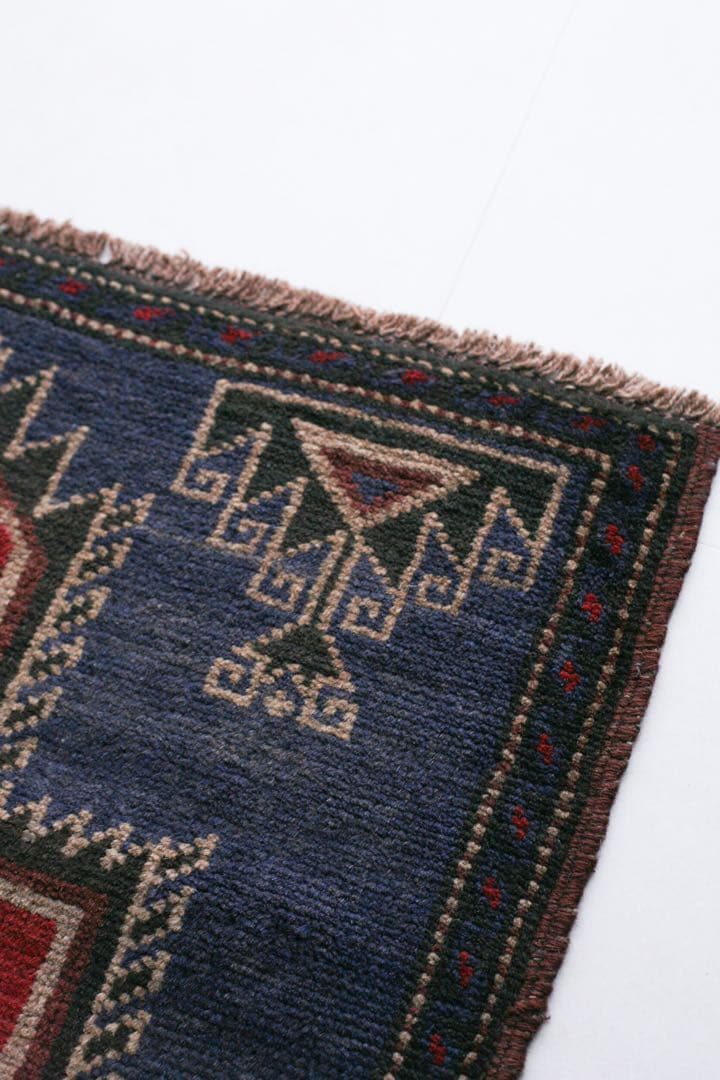 126cm×85cm バルーチ　トライバルラグ　イラン　ヴィンテージラグ