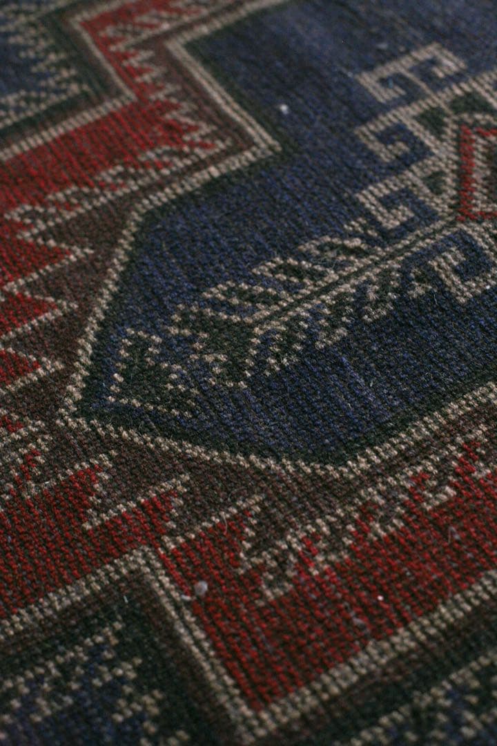 126cm×85cm バルーチ　トライバルラグ　イラン　ヴィンテージラグ