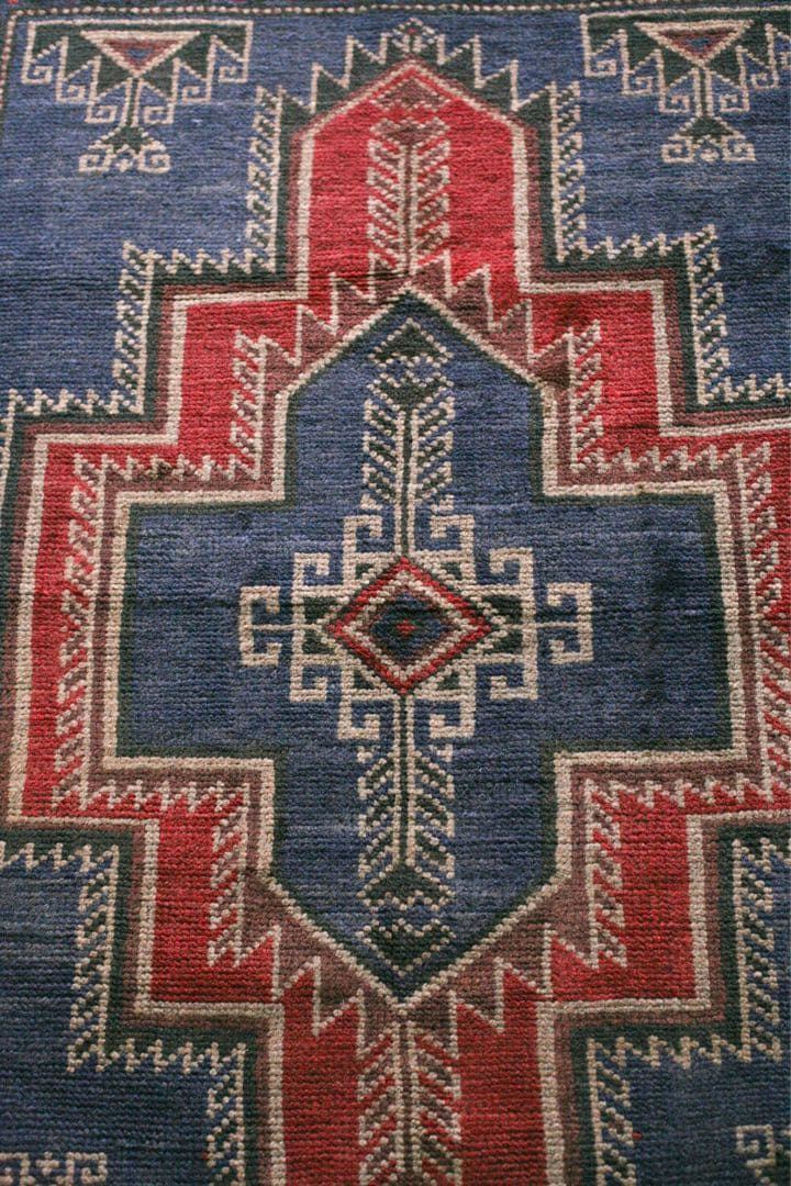 126cm×85cm バルーチ　トライバルラグ　イラン　ヴィンテージラグ