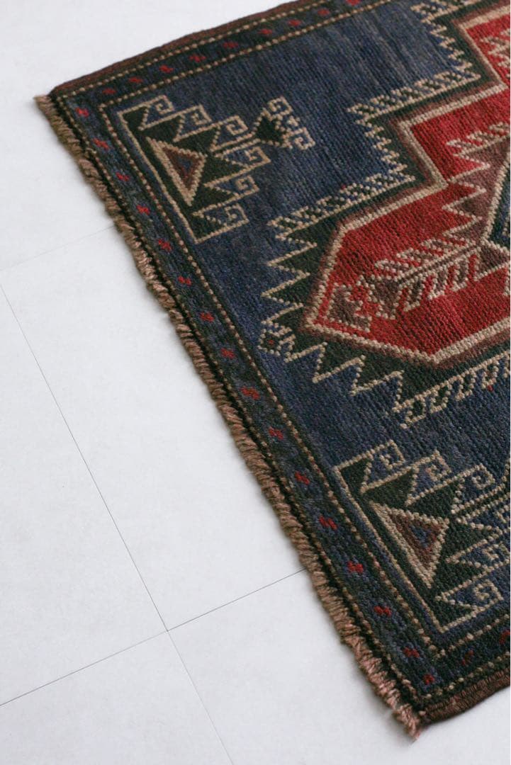 126cm×85cm バルーチ　トライバルラグ　イラン　ヴィンテージラグ