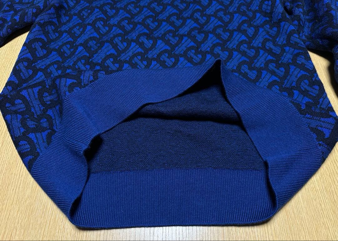 美品 BURBERRY ニット バーバリー セーター M TBロゴ 総柄 ブルー