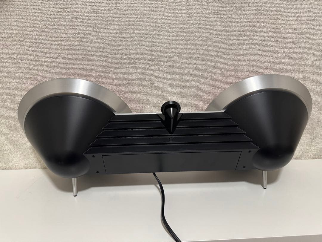 B&O BeoPlay A8 スピーカー