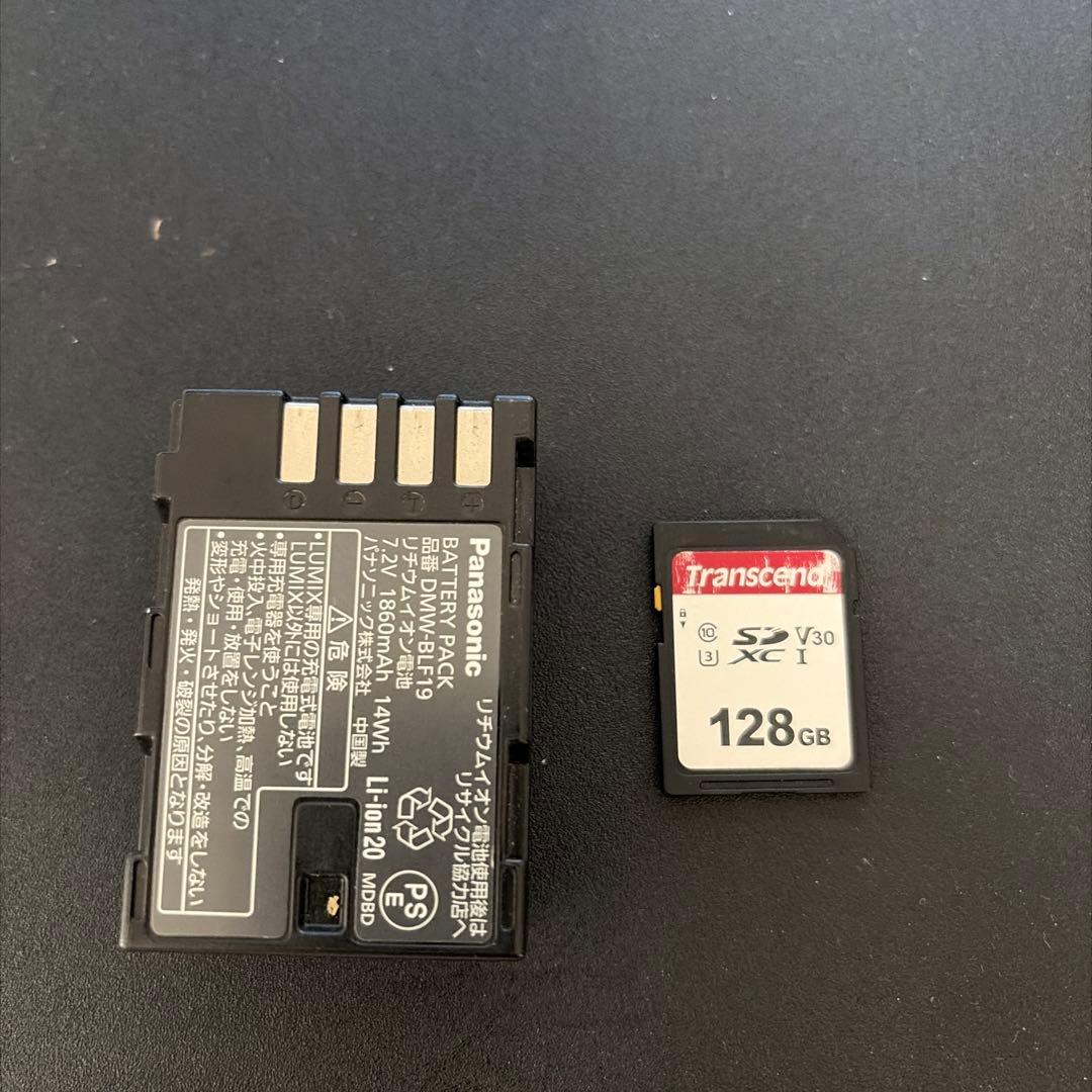 LUMIX GH5 デジタル一眼レフ　大容量電池2つ、純正1つ　128gb SD