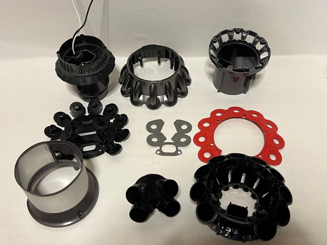 動作品ダイソンコードレス掃除機 dyson sv12 V10 zi